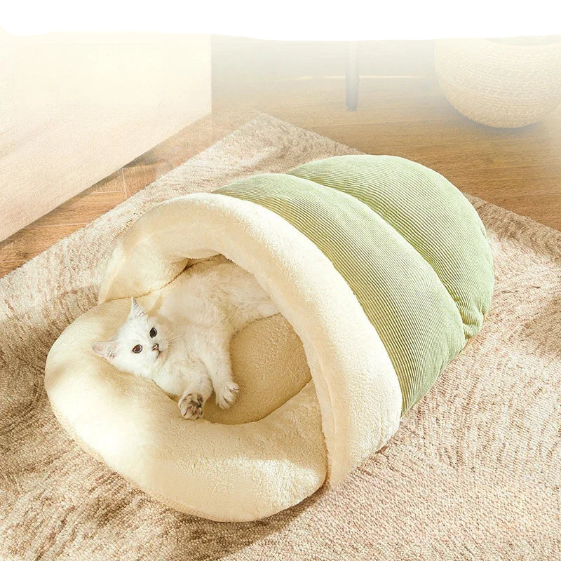Lit fermé confortable pour chat
